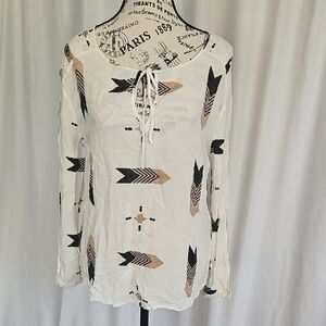 BB Dakota Artistic Cream and Black Tie Front Blouse